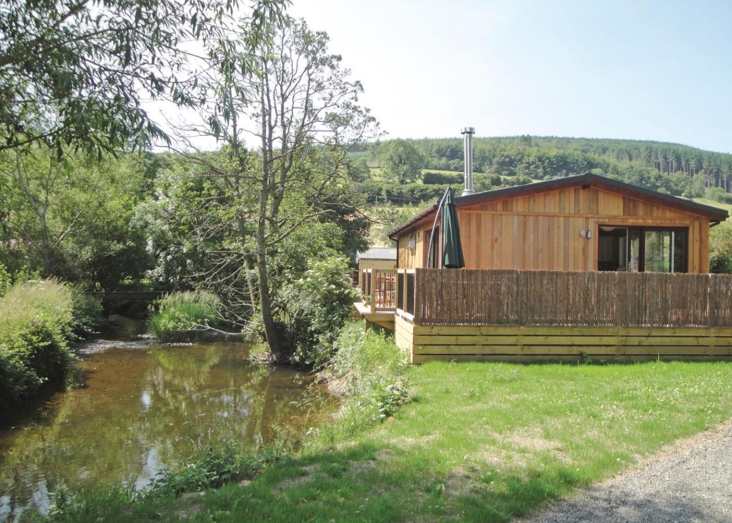 Clun Valley Lodges Clunton Екстер'єр фото